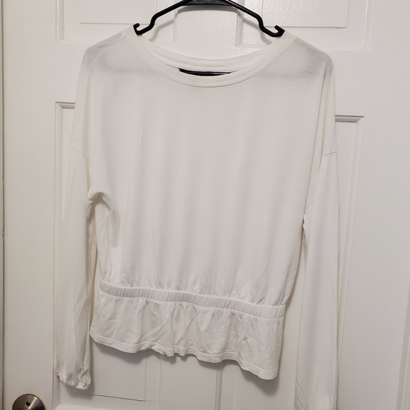Banana Republic White Gathered Hem Knit Top Size XS, casual, comfy - Picture 7 of 9